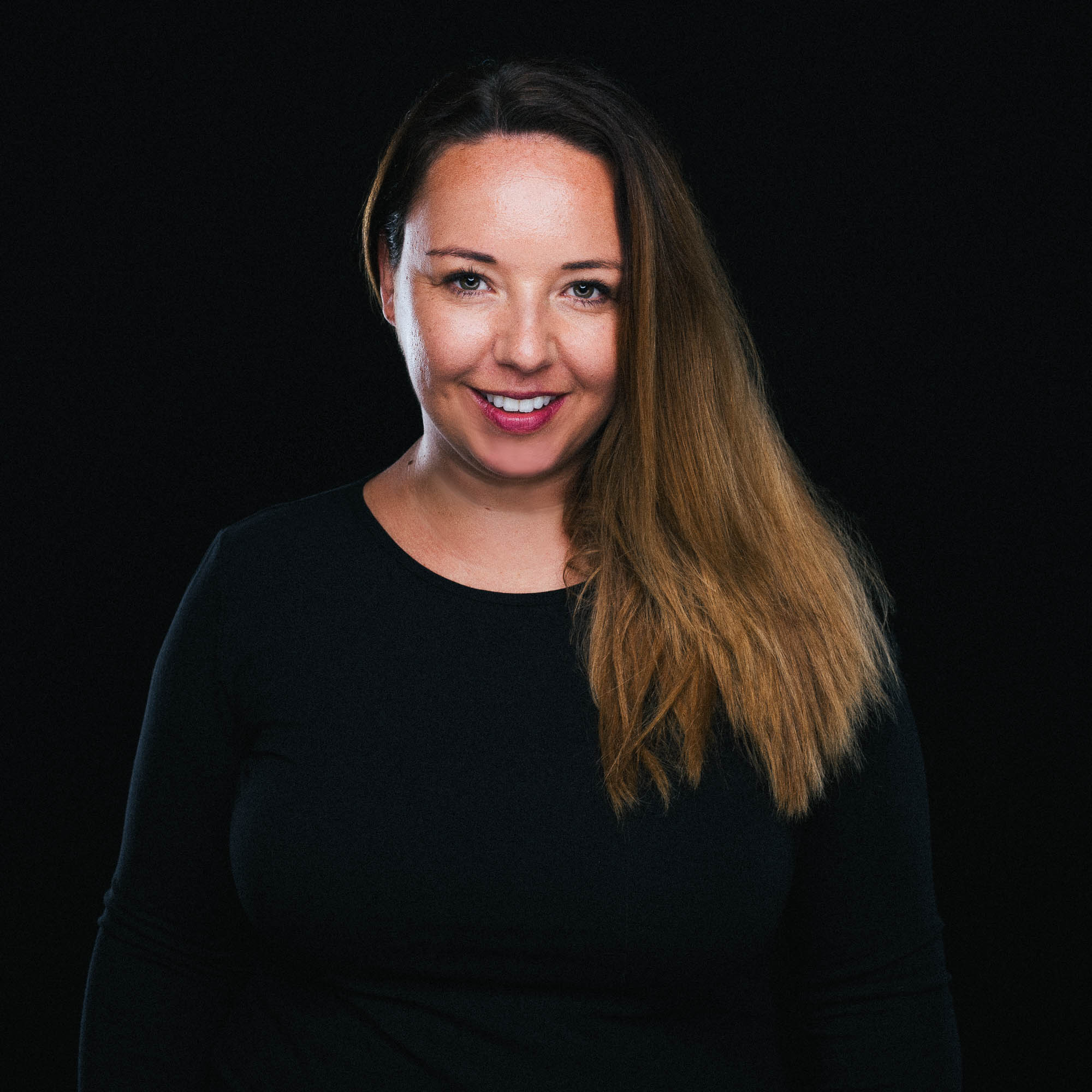 Export x3 5D4 9008 Bearbeitet 3 Headshots Manuela 2